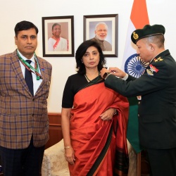 Pinning Ceremony on Armed Forces Flag Day Fund, 2025