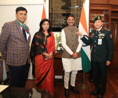 Pinning Ceremony on Armed Forces Flag Day Fund, 2025